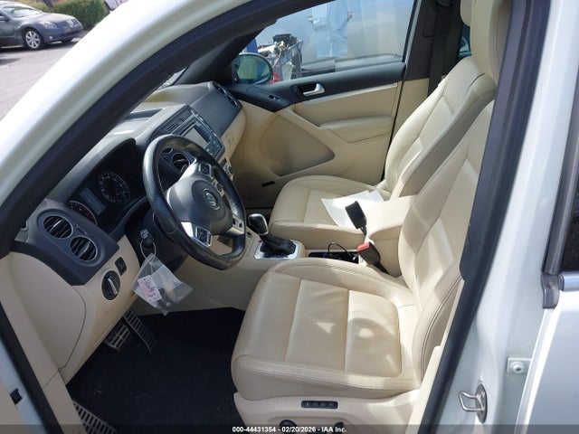 WVGAV7AX9FW092348 Volkswagen Tiguan R-line