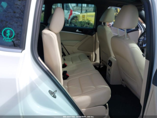 WVGAV7AX9FW092348 Volkswagen Tiguan R-line