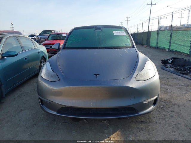7SAYGAEE0RF156212 Tesla Model Y Long Range Dual Motor All-wheel Drive