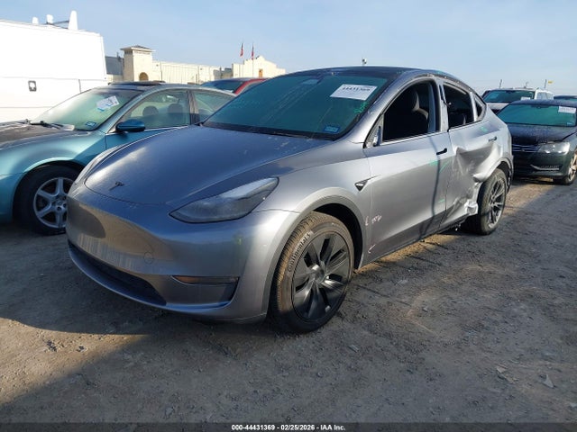 2024 TESLA MODEL Y 7SAYGAEE0RF156212 Photo 1