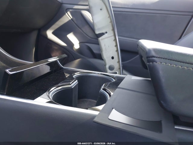 2018 TESLA MODEL 3 5YJ3E1EA9JF052204 Photo 10