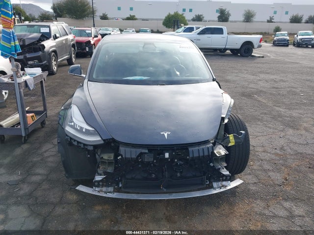 5YJ3E1EA9JF052204 Tesla Model 3 Long Range/mid Range
