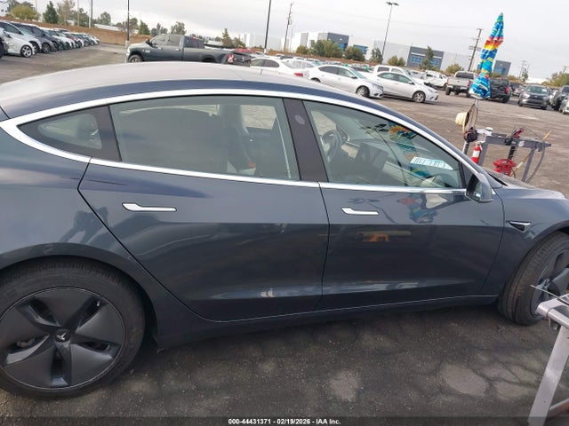 5YJ3E1EA9JF052204 Tesla Model 3 Long Range/mid Range
