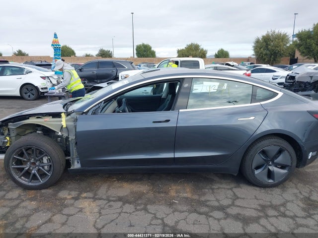 5YJ3E1EA9JF052204 Tesla Model 3 Long Range/mid Range