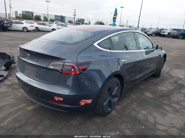 2018 TESLA MODEL 3 5YJ3E1EA9JF052204 Photo 3
