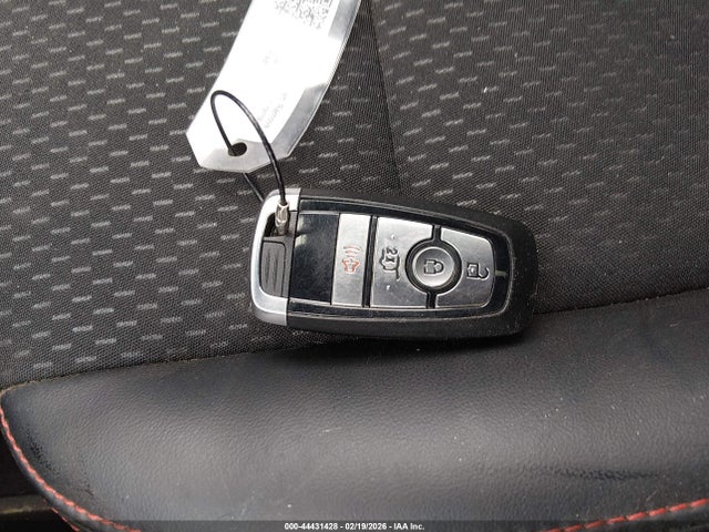 1FMCU9MNXSUA09713 Ford Escape St-line