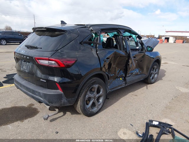 1FMCU9MNXSUA09713 Ford Escape St-line