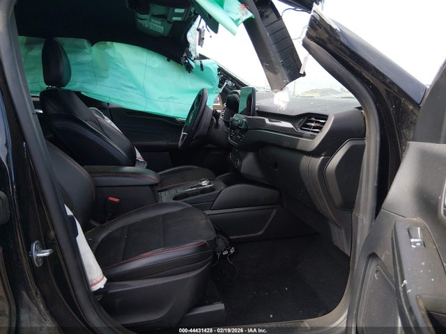 1FMCU9MNXSUA09713 Ford Escape St-line