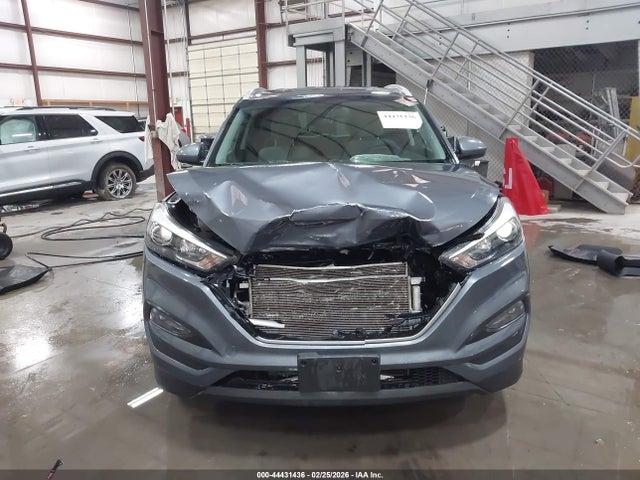 KM8J33A42JU615055 Hyundai TUCSON SEL