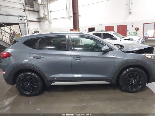 KM8J33A42JU615055 Hyundai TUCSON SEL