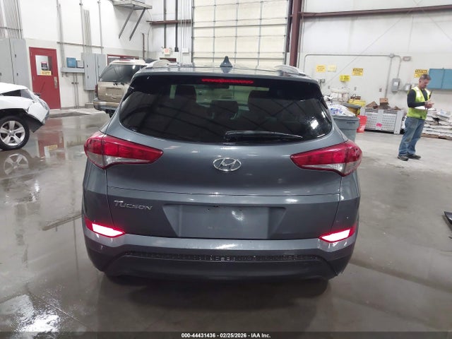 KM8J33A42JU615055 Hyundai TUCSON SEL