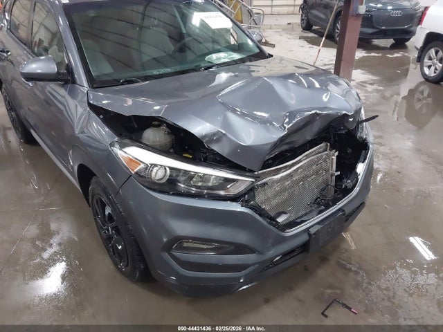 KM8J33A42JU615055 Hyundai TUCSON SEL