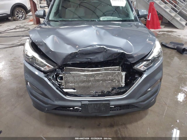 KM8J33A42JU615055 Hyundai TUCSON SEL