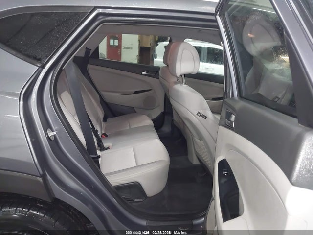 KM8J33A42JU615055 Hyundai TUCSON SEL