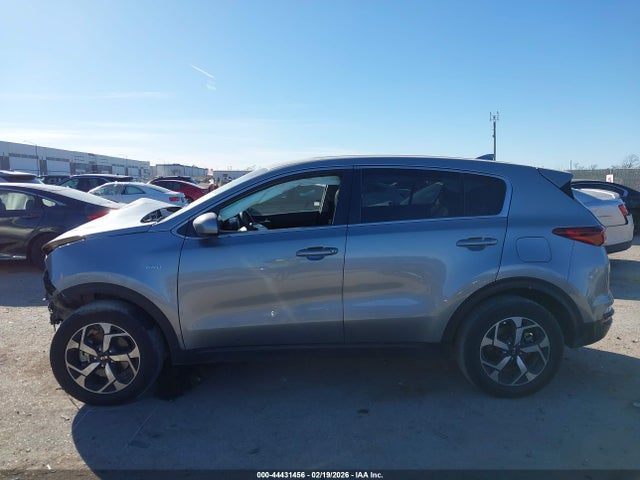 Продажа на аукционе авто 2021 Kia Sportage Lx, vin: KNDPMCAC6M7939373, номер лота: 44431456
