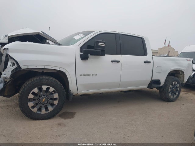 2GC4YME75P1725521 Chevrolet Silverado 2500hd 4wd Standard Bed Custom