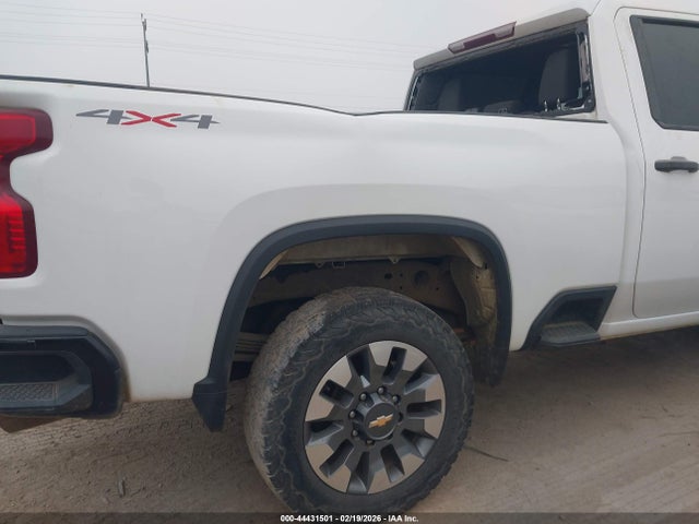 2GC4YME75P1725521 Chevrolet Silverado 2500hd 4wd Standard Bed Custom