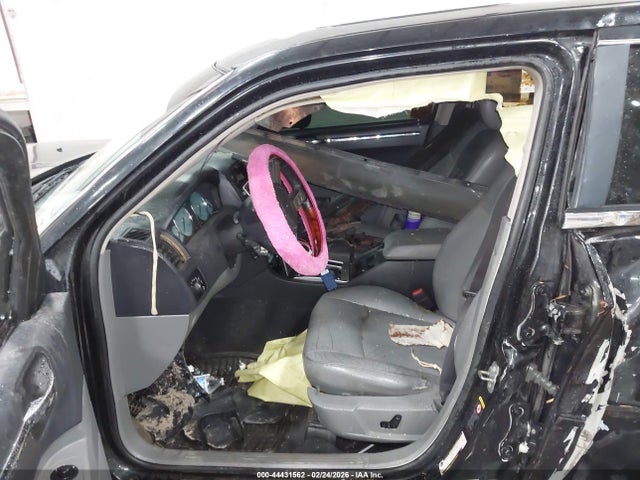 44431562 :رقم المزاد ، 2C3AA63H35H171130 vin ، 2005 Chrysler 300c مزاد بيع