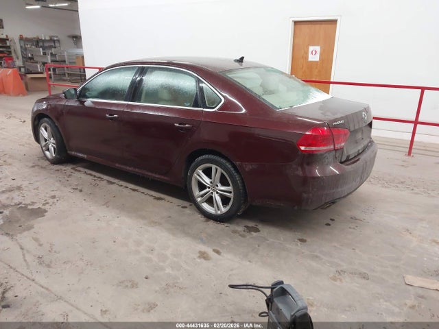 2014 Volkswagen Passat 2.0l Tdi Se მანქანა იყიდება აუქციონზე, vin: 1VWBN7A32EC038781, აუქციონის ნომერი: 44431635