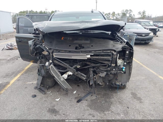 44431656 :رقم المزاد ، 1GKS1FKC2KR210957 vin ، 2019 Gmc Yukon Xl Sle مزاد بيع