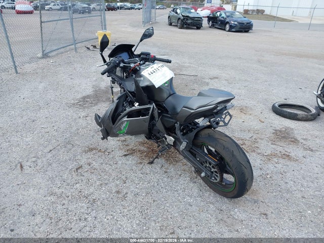 2024 KAWASAKI EX650 ML5EXER15RDAC9471 Photo 2