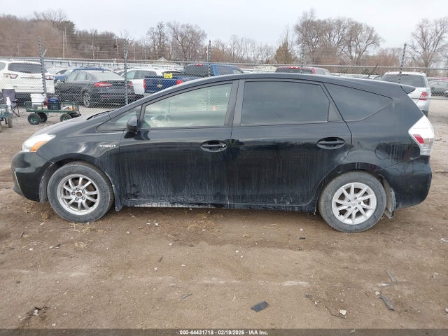 Toyota Prius V Three 2014 JTDZN3EU4E3300846 Image 14