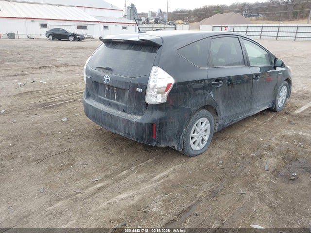 Toyota Prius V Three 2014 JTDZN3EU4E3300846 Image 4