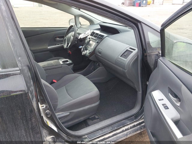 Toyota Prius V Three 2014 JTDZN3EU4E3300846 Image 5