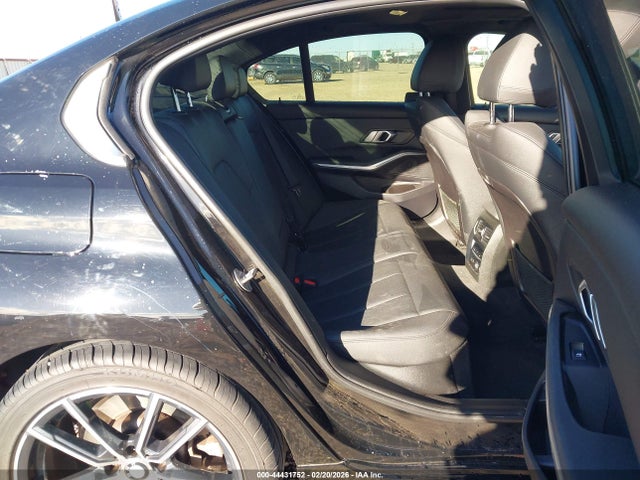 3MW5R1J5XK8B01922 BMW 330I