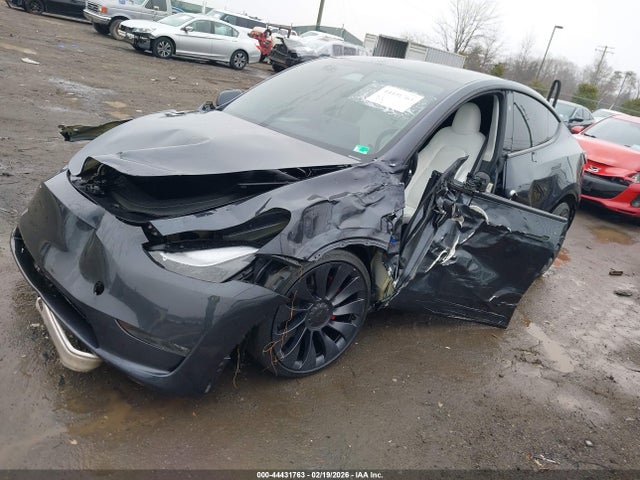 2024 TESLA MODEL Y 7SAYGDEF0RA307427 Photo 1