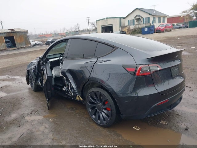2024 TESLA MODEL Y 7SAYGDEF0RA307427 Photo 2