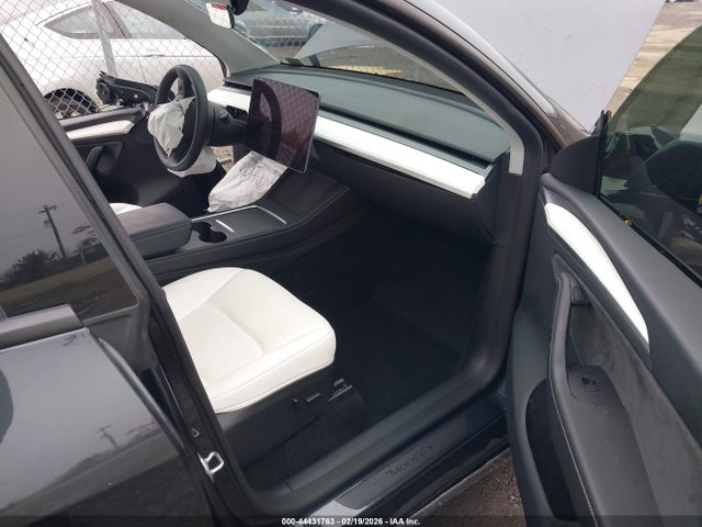 2024 TESLA MODEL Y 7SAYGDEF0RA307427 Photo 4