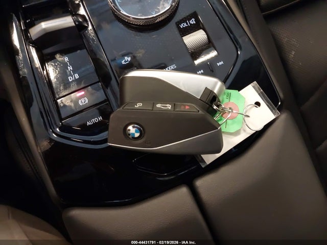 Продажа на аукционе авто 2025 Bmw I5 Xdrive40, vin: WBY13HG00SCT27501, номер лота: 44431791