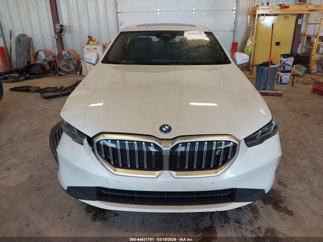 Продажа на аукционе авто 2025 Bmw I5 Xdrive40, vin: WBY13HG00SCT27501, номер лота: 44431791