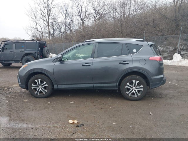 JTMBFREV7HJ134400 Toyota RAV4 LE