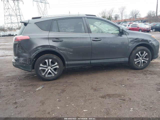 JTMBFREV7HJ134400 Toyota RAV4 LE