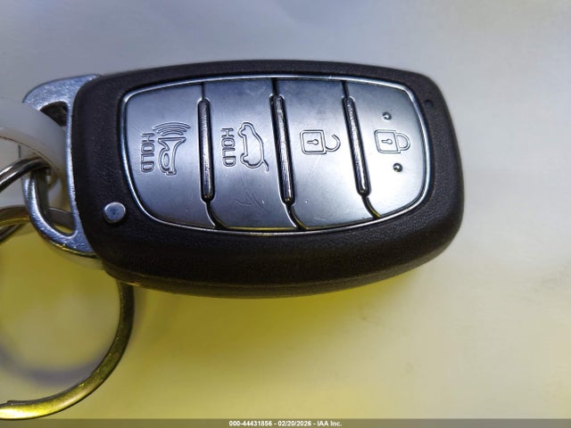 KMHC75LC0LU234790 Hyundai Ioniq Hybrid Se