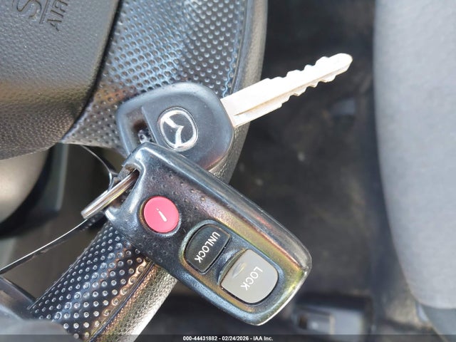 2006 Mazda Mazda3 I მანქანა იყიდება აუქციონზე, vin: JM1BK32F561489312, აუქციონის ნომერი: 44431882