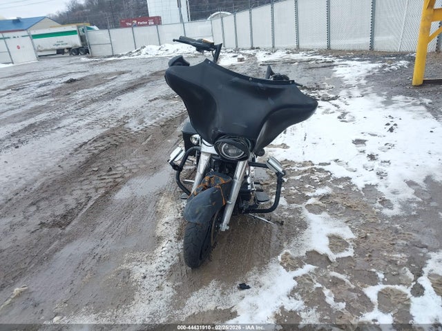 2011 HARLEY-DAVIDSON FLHX 1HD1KBM13BB619534 Photo 4