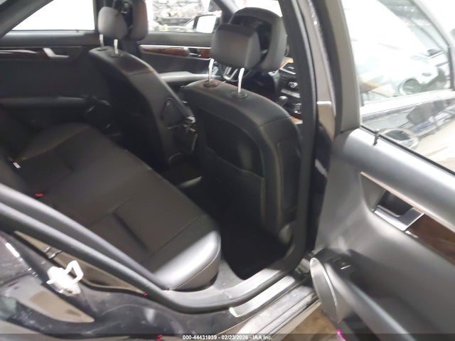 2013 Mercedes-benz C 300 Sport 4matic მანქანა იყიდება აუქციონზე, vin: WDDGF8AB6DR274323, აუქციონის ნომერი: 44431939