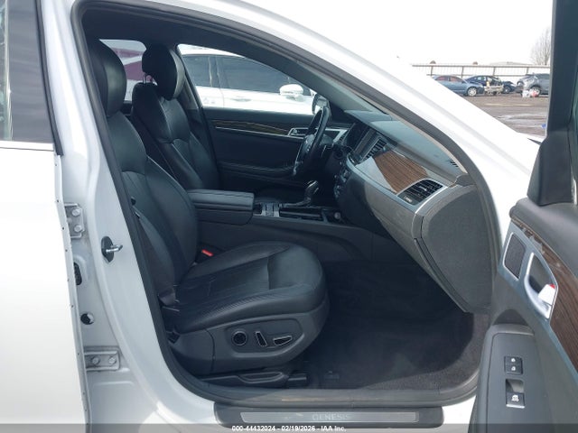 44432024 :رقم المزاد ، KMHGN4JE3GU137028 vin ، 2016 Hyundai Genesis 3.8 مزاد بيع