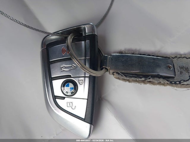44432037 :رقم المزاد ، 5UXKR0C37H0X81419 vin ، 2017 Bmw X5 Xdrive35i مزاد بيع