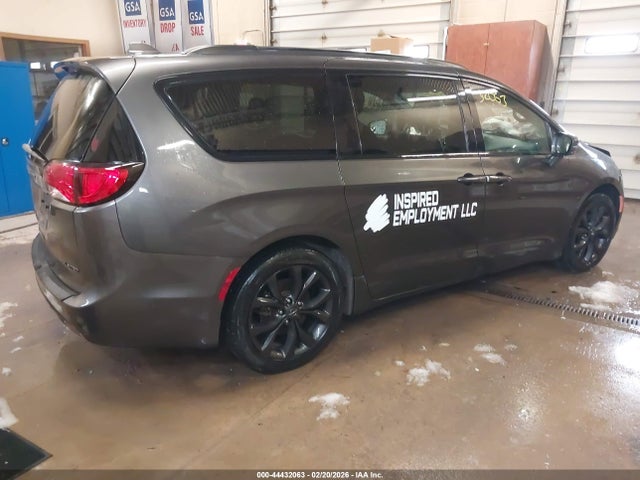 2020 Chrysler Pacifica Limited მანქანა იყიდება აუქციონზე, vin: 2C4RC1GG3LR198719, აუქციონის ნომერი: 44432063