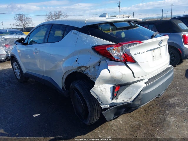 Toyota C-HR LE 2019 JTNKHMBX2K1018575 Image 3