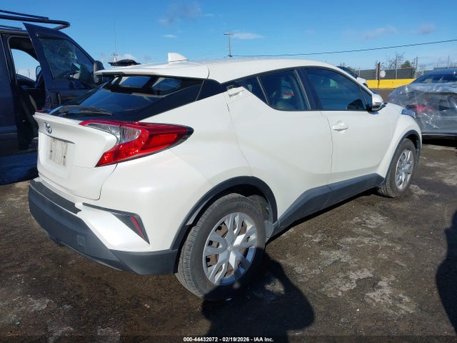 Toyota C-HR LE 2019 JTNKHMBX2K1018575 Image 4