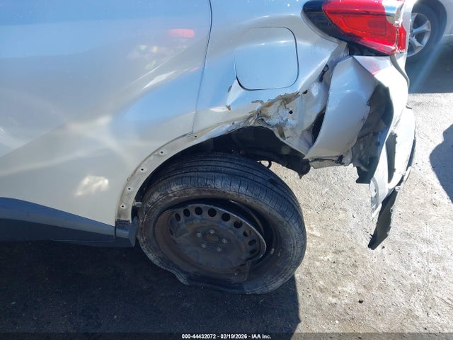 Toyota C-HR LE 2019 JTNKHMBX2K1018575 Image 6