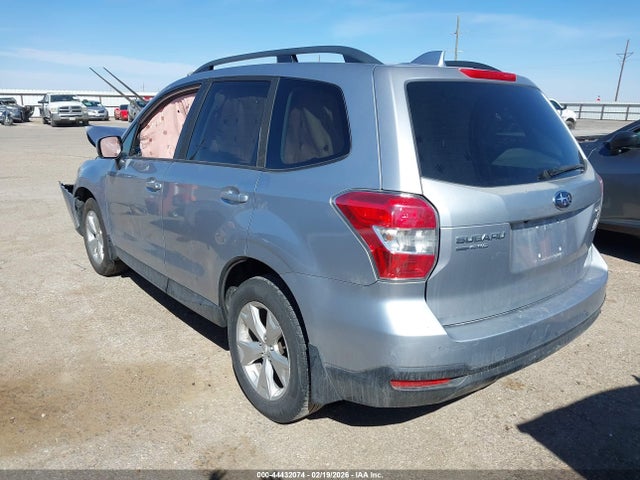2016 SUBARU FORESTER JF2SJADC2GH433963 Photo 2