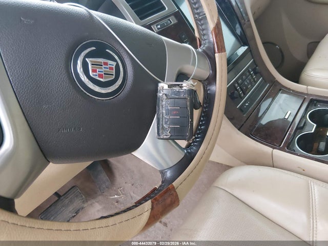 44432079 :رقم المزاد ، 1GYS3BEF8DR151334 vin ، 2013 Cadillac Escalade Luxury مزاد بيع