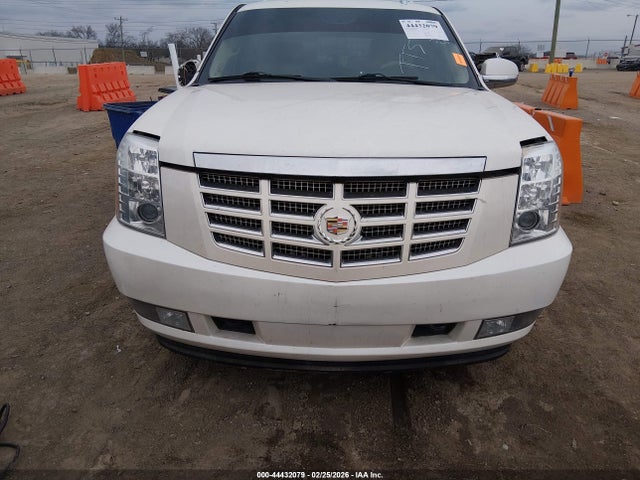 44432079 :رقم المزاد ، 1GYS3BEF8DR151334 vin ، 2013 Cadillac Escalade Luxury مزاد بيع