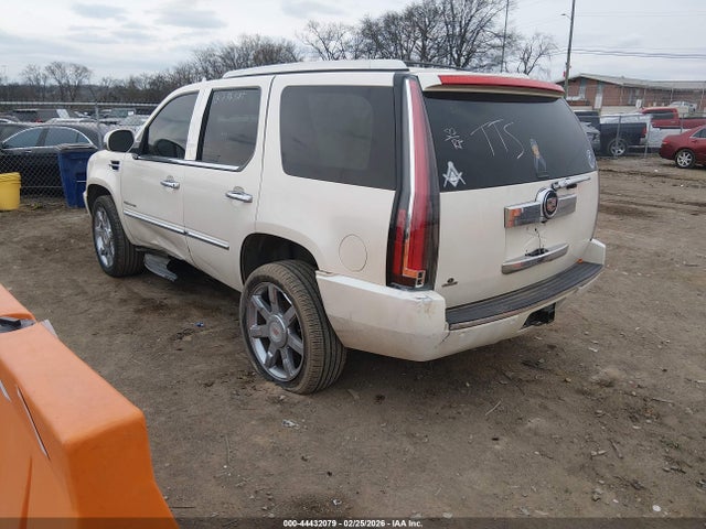 44432079 :رقم المزاد ، 1GYS3BEF8DR151334 vin ، 2013 Cadillac Escalade Luxury مزاد بيع